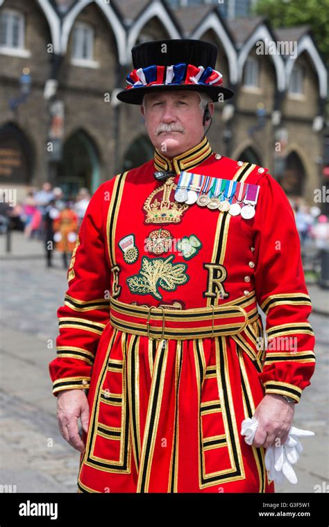 Yeoman Warder Also Know As Beefeater At The Tower Of London Stock