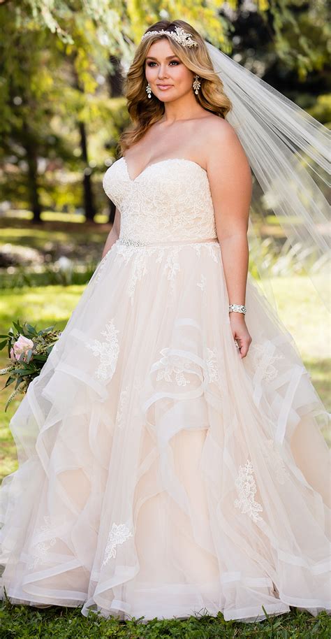 Gorgeous Plus Size Wedding Dresses For The Curvy Bride