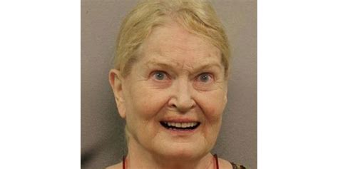 Country Star Lynn Anderson Arrested After Dui Crash Huffpost