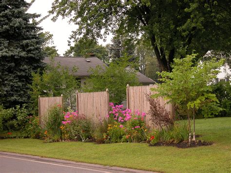 Professional Tips For Designing A Small Garden Privacy Landscaping