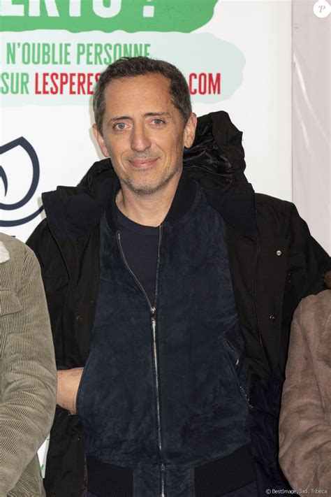 A ce soir sur @2minteractive dans le rachid show @allaliofficiel. Gad Elmaleh - Lancement officiel des Pères Noël Verts du ...
