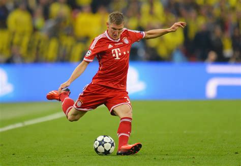 Bastian schweinsteiger says goodbye to bayern munich as the chicago fire midfielder plays for both sides in his schweinsteiger played 500 times for bayern, scoring 68 goals and assisting 100. Schweinsteiger Opens Up About Potential United Move - The Faithful MUFC