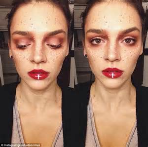 Glitter Freckles Are The Latest Make Up Trend To Sweep Instagram Daily Mail Online