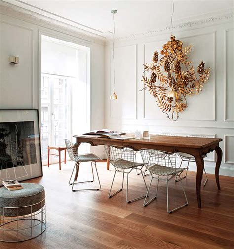 The basic style of the chair can add color while not overwhelming a dining room. 10 Stylish Bertoia Chair Dining Room