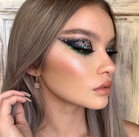 The Biggest 2020 Makeup Trends That You Are About To See Everywhere