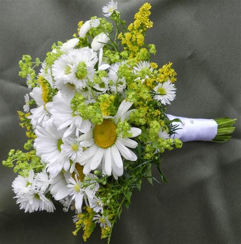 Sandras Flower Studio Daisy Bouquets And Buttonholes
