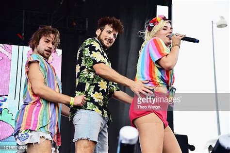 Maty Noyes Performs Onstage During Day 2 Of Billboard Hot 100 News Photo Getty Images