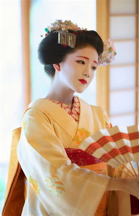 maiko katsuna geisha japan geisha art japanese geisha japanese beauty japanese kimono