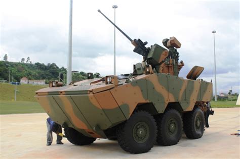 El vbtp guaraní blindado fabricado por iveco defence vehicles en sete lagoas, se acercará a los 250 unidades entregadas al ejército brasileño, elegido como el ítem principal de la modernización de. Democracia & Política: COMPRAS DO GOVERNO FAVORECEM ÁREA ...
