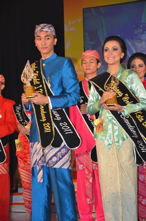 Pemenang Mojang Jajaka Kota Bandung 2011 Widya And Arsy Beauty Pageants In The Indonesia