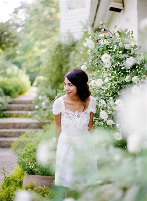 We love the idea of a charming garden wedding! A Springtime Wedding in the Garden - Once Wed