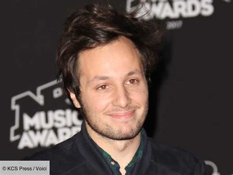 PHOTO Vianney : le chanteur dévoile ses premiers pas au ...