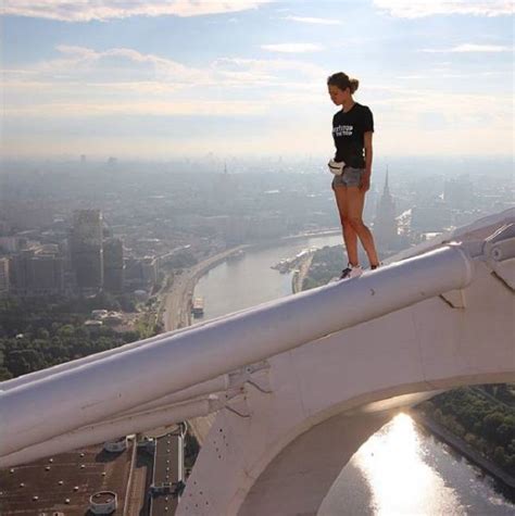 Selfie Service This Russian Girl Is Risking Her Life To Take Dangerous