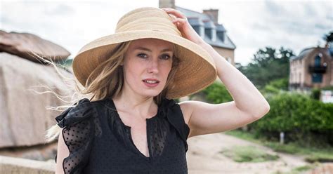 Seine fälle löst er mit umsicht. Bilder: Bretonisches Leuchten - Kommissar Dupin - ARD ...