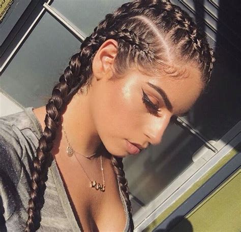 Some of the most popular baddies include kylie jenner, ariana grande, and nicki minaj. Pin de J A E L Y N en hair/head jewelry | Peinados con ...