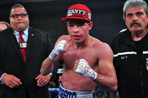 Jose Felix Jr Squeaks By Ricky Sismundo The Ring