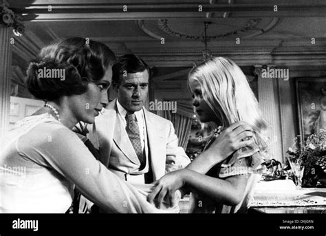 Great Gatsby Mia Farrow Black And White Stock Photos And Images Alamy
