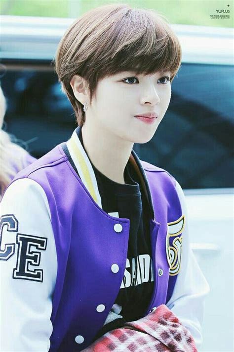 If you've been seeing memes on the internet of a korean version of angel locsin, it's yoo jeongyeon from twice! Pin en TWICE