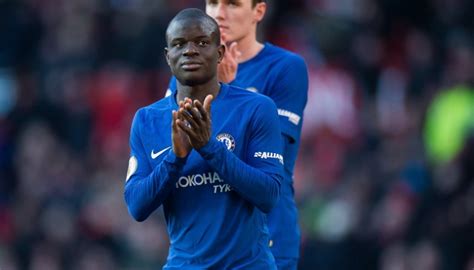 أحرز لاعب الوسط الفرنسي نجولو كانتي، لاعب تشيلسي الإنجليزي، لقب أفضل لاعب في الدوري الإنجليزي الممتاز، في نسختها الرابعة والأربعين. كانتي يكمل مئويته الأولى مع تشيلسي في الدوري الإنجليزي