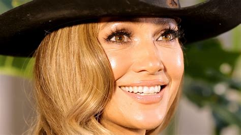Jennifer Lopez S Contouring Method Will Give You The Perfect Chiseled And Lifted Look 247 News