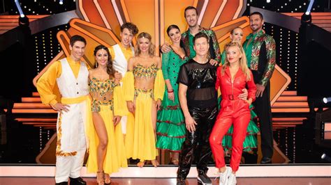 Ilse shows a completely different side of herself at let's dance and also the atmosphere between her and evgeny is right, or what do you think? Lets Dance 2021 Profis - Noch Einmal Let S Dance Diese ...