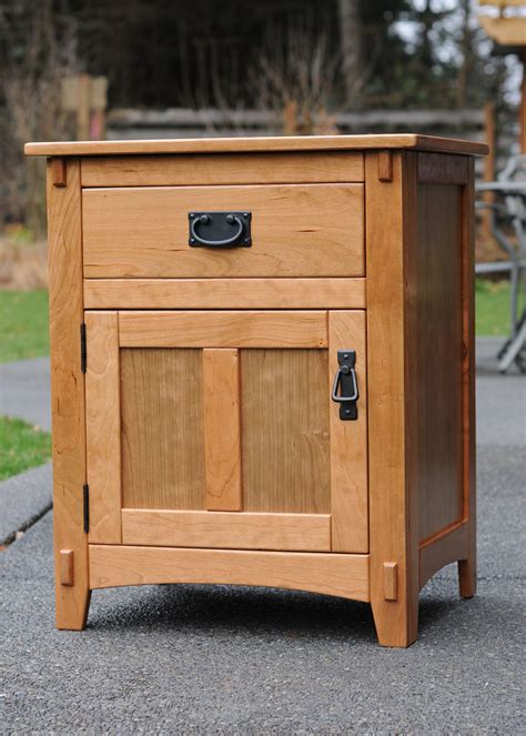 Free Woodworking Plans For A Night Stand ~ Free Outdoor Chair