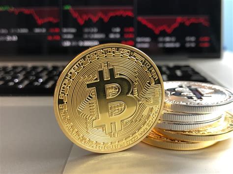 This comprehensive tutorial explains what is cryptocurrency, technology behind it, how is it created & how does it work, along with bitcoin cryptocurrency: Free stock photo of bitcoin, cryptocurrency, exchange