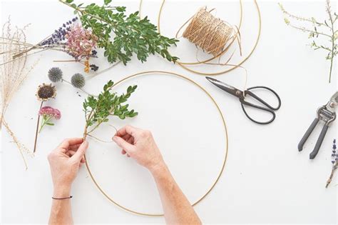 How To Make A Gorgeous Floral Wreath To Hang All Year Round Chatelaine
