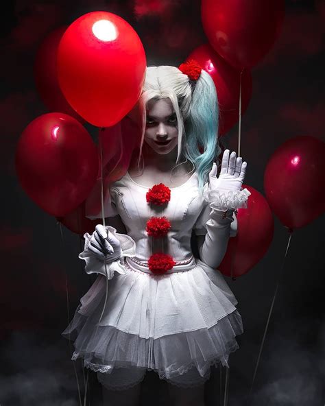 Harley Quinn And Pennywise Mashup Cosplay By Christina Fink 恐怖の女ピエロの