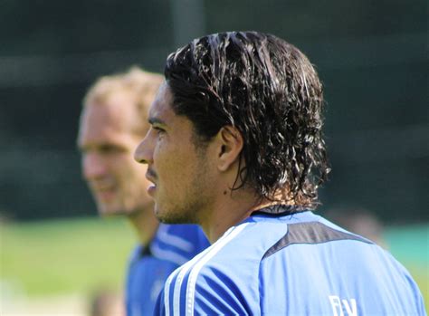 Jos paolo guerrero gonzales xose paolo ereo onsales born 1 january 1984 is a peruvian footballer who plays as a striker for brazilian club flamen. Paolo Guerrero - Foto im Hamburg Web