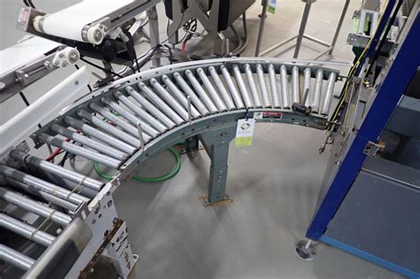 Hytrol 90 Degree Gravity Roller Conveyor 15 In Wide Rollers 60 In
