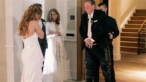 Indycar Paralyzed Sam Schmidt Walks Dances With Daughter At Wedding
