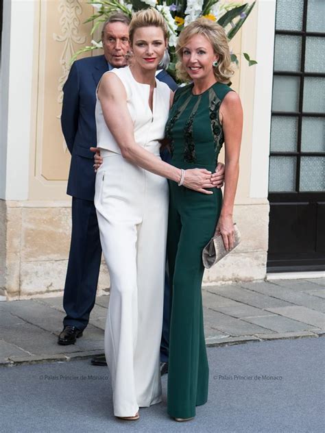 Sas la princesse charlène de monaco, урождённая шарлин линетт уиттсток, англ. 5/28/17*Princess Charlene (in white Akris) with the Duchess of Two Scillies at the Monaco Grand ...