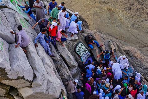 Saat membuka pintu langit pertama, nabi muhammad saw bertemu dengan nabi adam. Mengenal Goa Hira, Tempat Nabi Muhammad SAW Menerima Wahyu ...