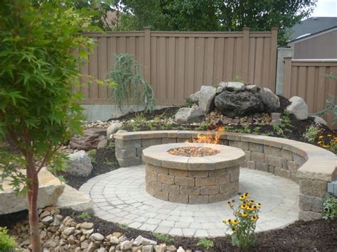 It can be an easy do it yourself embrace outdoor living and get inspired from our gallery of different gravel patio design ideas. Great Circular Paver Patio Kit with Large Round Outdoor Fire Pit and Do It Yourself Retaining ...