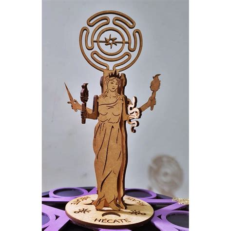deusa hécate hekate grande deusa triplice wicca bruxaria paganismo deusa da magia deusa das