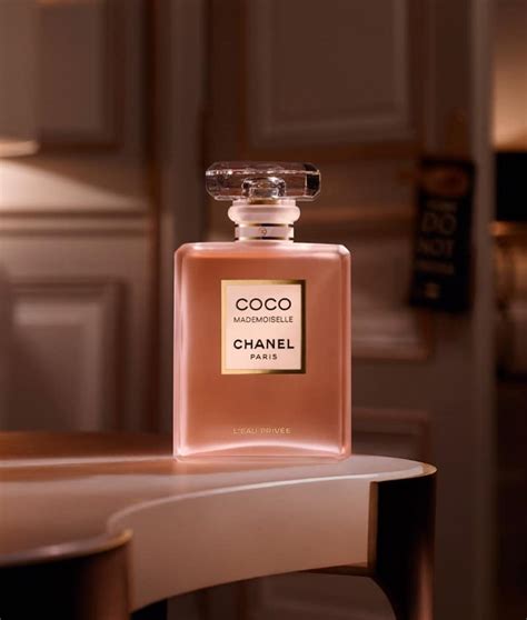 Chanel Coco Mademoiselle l Eau Privée with Keira Knightley Luxury News Magazines
