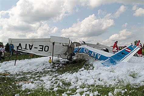 Посмотрите твиты по теме «#flugzeugabsturz» в твиттере. Zwei Tote bei Flugzeugabsturz - salzburg.ORF.at