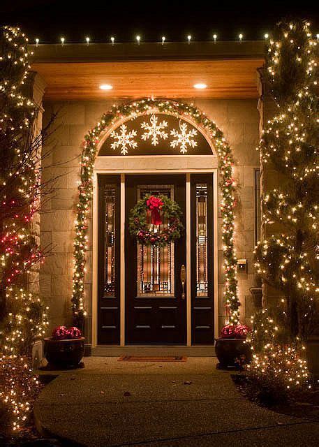 21 Extravagant Christmas Decorations For Your Front Door Christmas
