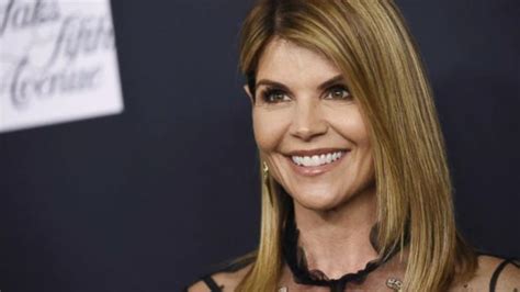 video full house actress appears in court in alleged college admissions scam abc news