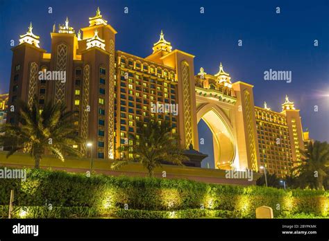 Atlantis The Palm Hotel In Dubai United Arab Emirates Stock Photo Alamy