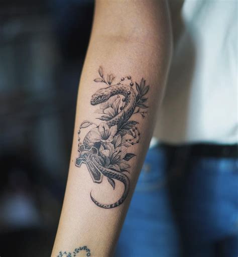 Attractive black ink snake head tattoo stencil by tomas liska. Snake Tattoos | Snake tattoo, Tattoos, Tattoos for women