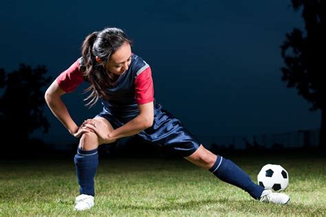 Best Dynamic Stretches For Soccer Shoot Score Soccer