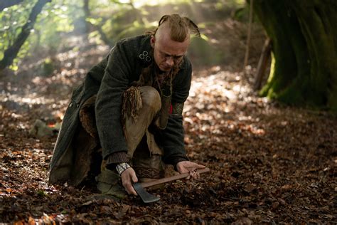 official photos and synopsis from outlander episode 508 famous last words outlander tv news