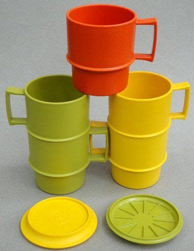 Tupperware Harvest Mug Set Of 5 Plus 2 Coaster Lids Plastic Picnic
