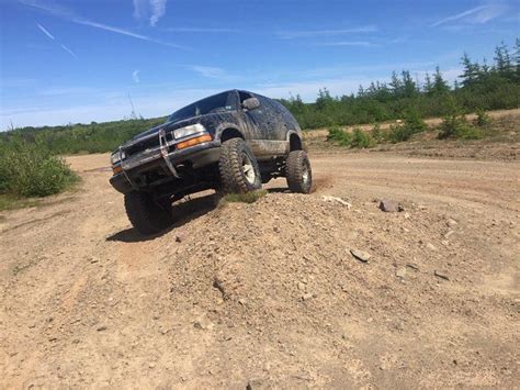 Austinmacleod12 2000 Blazer On 35s With A 6inch Suspension Lift 😜👌🏻