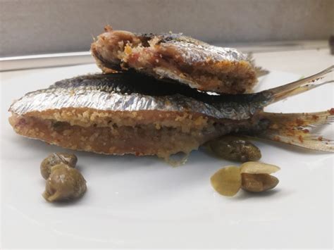 L'ultimo passaggio è quello di impanare. Sarde a Beccafico alla Catanese: Ricetta di FraGolosi
