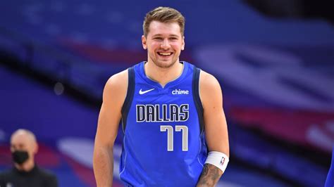 Luka Doncic Signs Five Year 207 Million Supermax Rookie Extension With Dallas Mavericks Espn