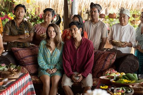 Film Review ‘ticket To Paradise Insipid But Charming Rom Com Getting