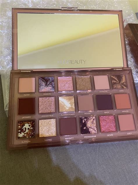 Elad Huda Beauty Naughty Nude Eyeshadow Palette